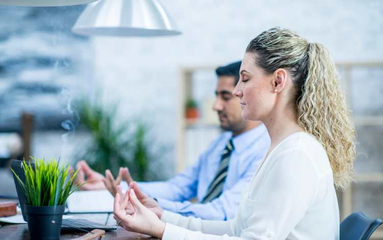 Easy methods to Apply Mindfulness contained in the Office